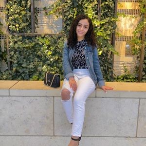 Meet your Posher, Ereny